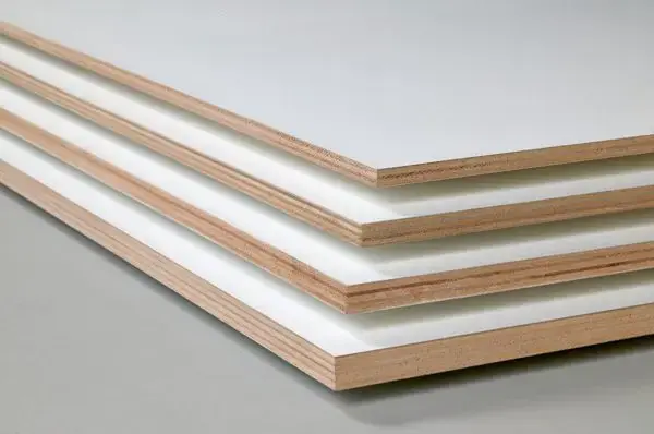 Shop nu | PAKAANBIEDING Multiplex populieren 9mm wit gegrond - 250x122cm - interprime - 50 stuks BOUWSUB