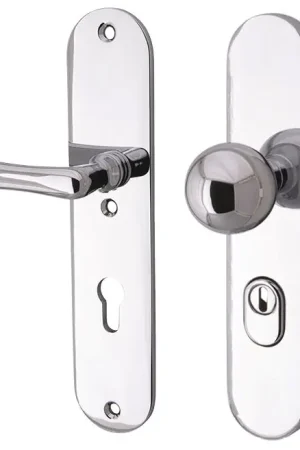 Aanbieding loopt bijna af | SKG3 PC55 knop/kruk op ovaal schild Linea links + kerntrekbeveiliging glans chroom