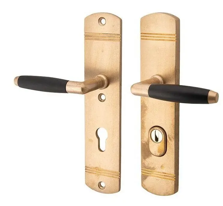 Tijdelijke aanbieding - SKG3 PC92 kruk/kruk op schild Ton links + kerntrekbeveiliging messing antiek
