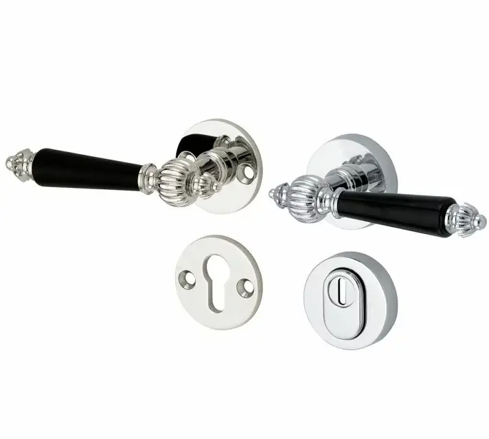 Beperkte voorraad | SKG3 kruk/kruk op rozet Nouveau links + kerntrekbeveiliging glans nikkel/glans chroom